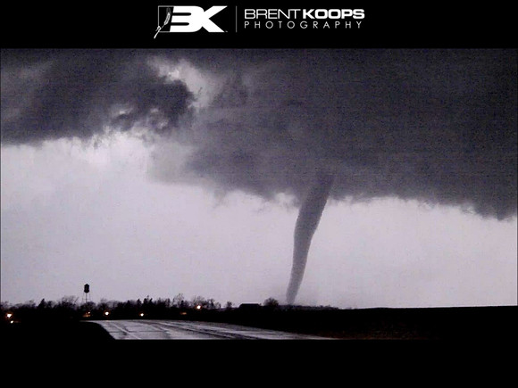Arthur, Iowa nocturnal tornado April 09, 2011